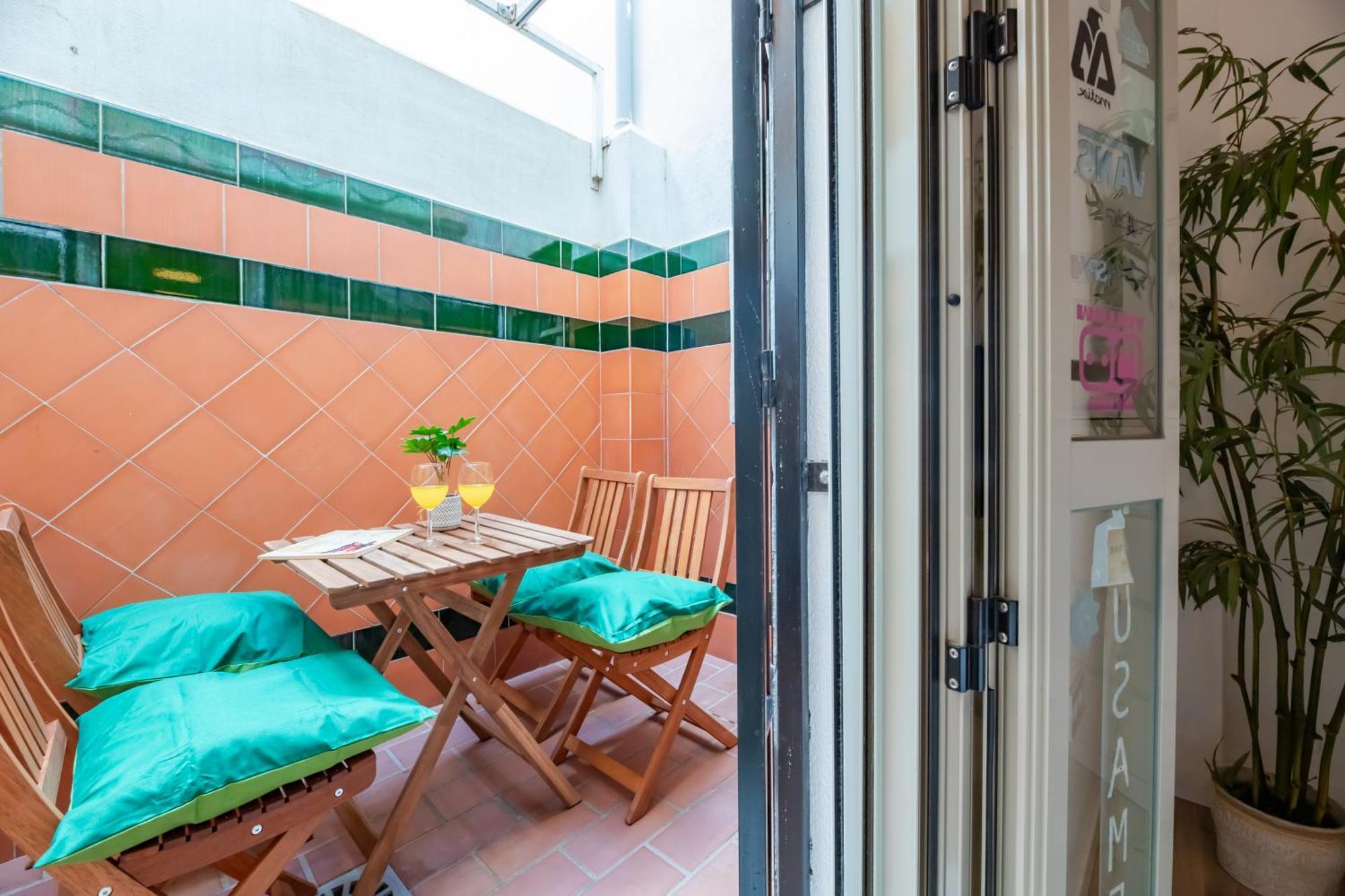 Charming 4-Bedroom Apartment In Malaga'S Historic Center 外观 照片